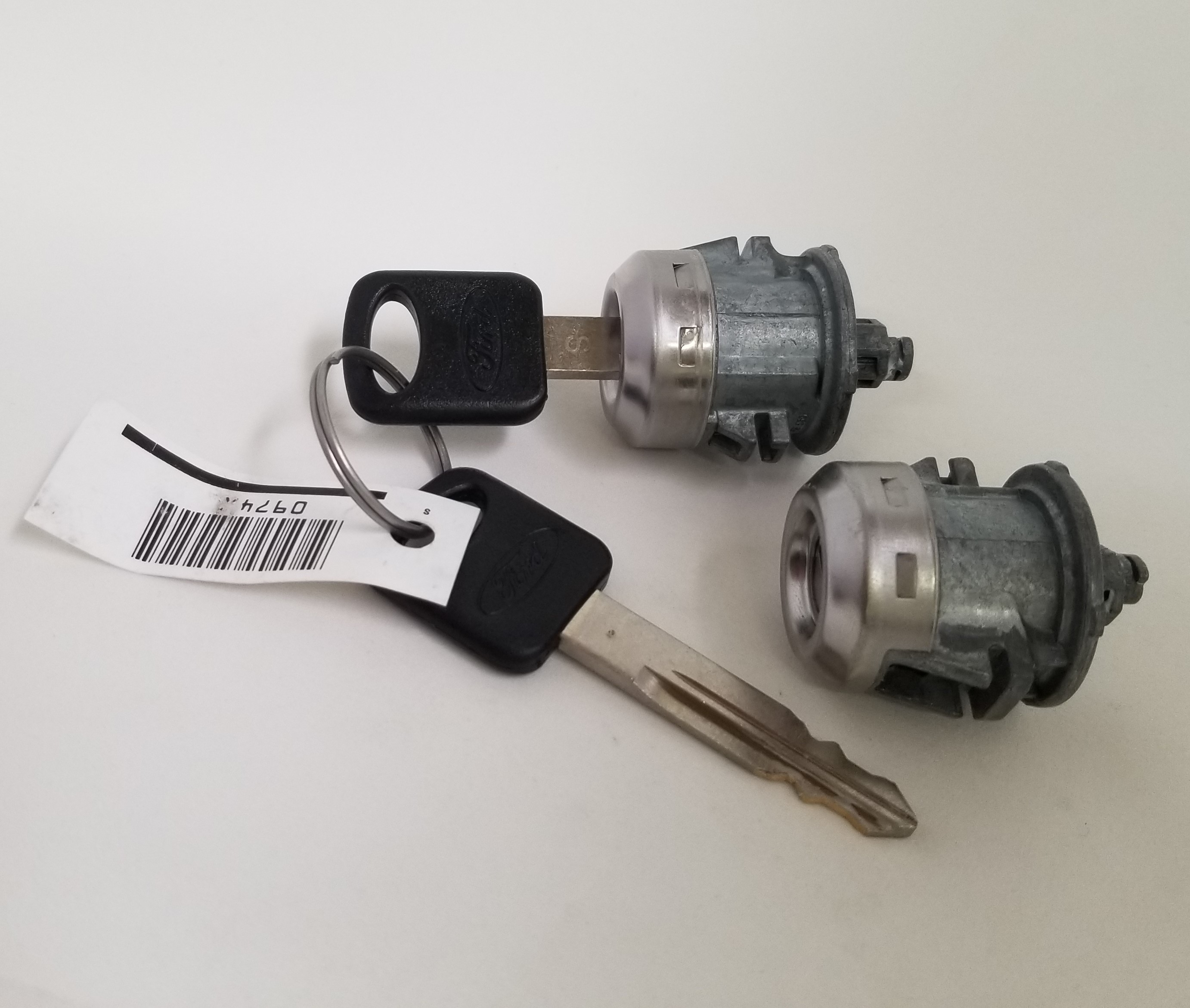 New CHEVROLET GM Ignition Lock Cylinder Tumbler Key Switch W/ 2 OEM Logo Keys